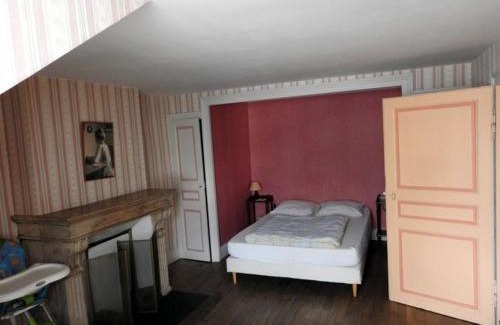 Perrancey-les-Vieux-Moulins House | Gîte paisible avec 2 chambres et cour, au-dessus de la mairie, près de Langres - FR-1-611-22