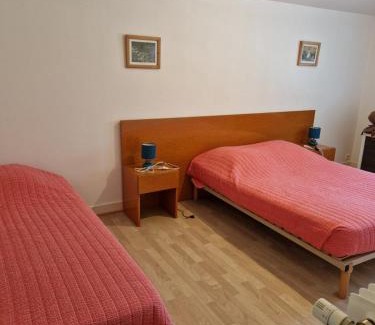 Saint-Martial-de-Valette Apartment | Gîte Pauline