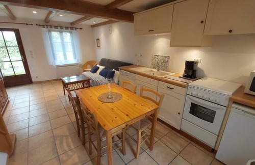 Calorguen Cottage | Gîte-Pointe du Grouin-Ensuite with Bath-Park view