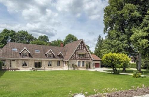 Thillombois House | Gîte pour 12 face au château de Thillombois avec jardin, cheminée et équipements PMR - FR-1-585-38