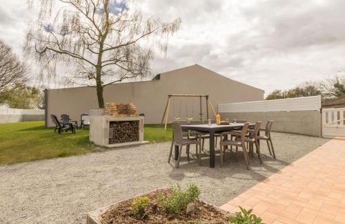 Saint-Hilaire-de-Chaleons House | Gîte rénové près de la mer avec jardin clos, cheminée, Wifi et équipements bébé inclus. - FR-1-306-879
