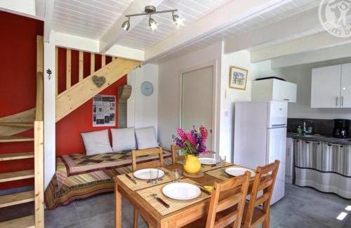 La Chapelle-en-Lafaye Apartment | Gîte rénové en pierres au cœur du Haut Forez avec terrasse et randonnées à proximité - FR-1-496-59