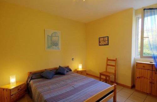 Saint-Heand House | Gîte rural 2 chambres avec jardin, terrasse, wifi, animaux acceptés - FR-1-496-130