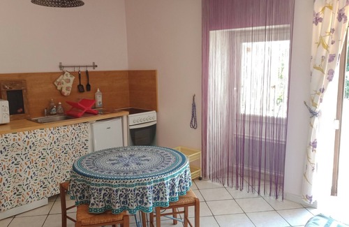 Lasalle Apartment | Gîte Rural Avec Terrasse et Piscine Près de la Rivière