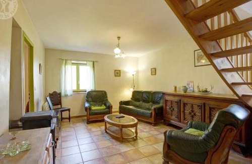 La Terrasse-sur-Dorlay House | Gîte spacieux avec terrasse couverte, proche Parc du Pilat, idéal pour groupes et activités de plein air - FR-1-496-73