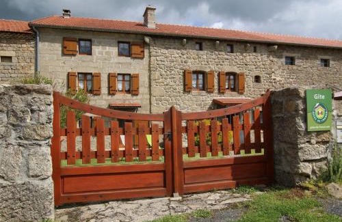 Croisances House | Gîte spacieux et rénové avec équipements modernes, terrasse et vaste jardin près de Gévaudan et Margeride - FR-1-582-301