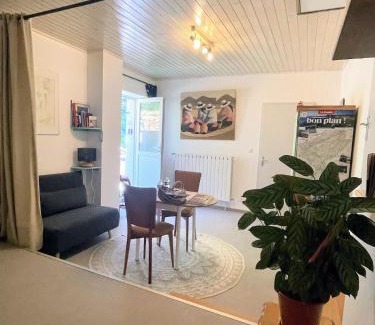 Pompierre-sur-Doubs House | Gîte Tan Rouge