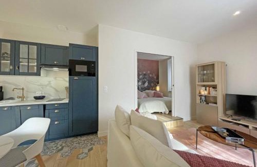 La Chapelle d'Audaine House | Gîte tout confort avec piscine chauffée, jardin et terrasse, idéal pour curistes et randonneurs - FR-1-497-199