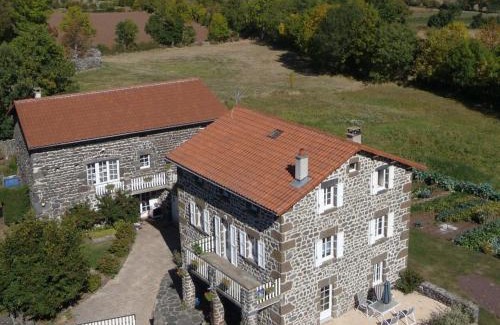 Seneujols House | Gîte tout inclus avec terrasse, jardin et parkings, proche Puy-en-Velay et chemins de randonnée. - FR-1-582-323