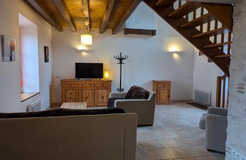Cravant House | Gîte tranquille avec jardin près de la Loire à vélo, labellisé Tourisme et Handicap - FR-1-590-21