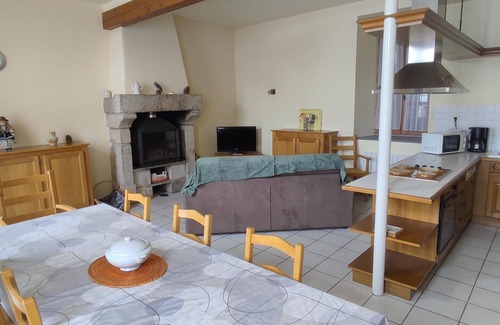 Laval-Atger House | Gîtes de France in Tresbos
