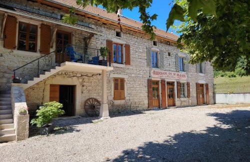 Lhuis Bed & Breakfast | Gîtes et Chambre d'Hôtes Le Vieux Chêne