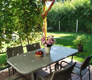 Tiszaug Apartment | Gólya Vendégház