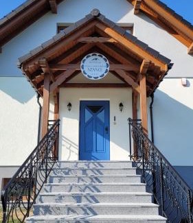 Istebna House | Górskie Przysiółki w Koniakowie - Dom z Widokiem Szańce