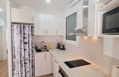 La Sagrada Familia Apartment | G11 nice 4 Bedrooms Apartment With Balcony, in Sagrada Familia. Exiample