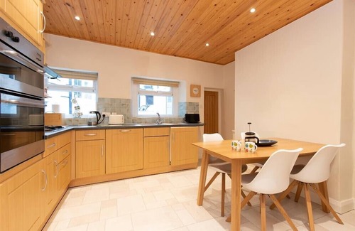 Braithwaite Cottage | GABLE END, family friendly, with open fire in Keswick