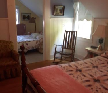 Stayner Bed & Breakfast | Gables Bed & Breakfast