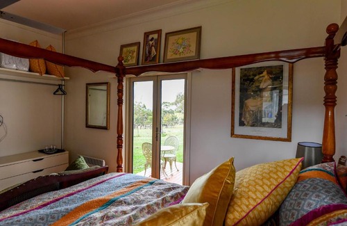 Limonite Bed & Breakfast | Galahad's Animal Sanctuary B&B