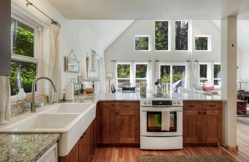 Gold Bar House | Galena's Getaway 2.0: Spacious riverfront home in Cascades w/hot tub on 3 acres for 4 guests