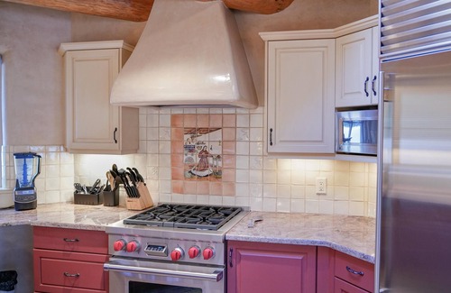 South Capitol House | Galisteo Casita - Walking distance to the Plaza