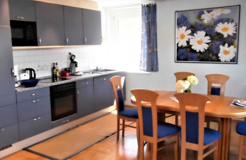 Herbolzheim Apartment | Gallery About the Gardens - Apartment Gallery About the Gardens