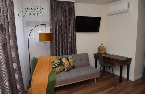 Gyor Apartment | Gallery Apartman