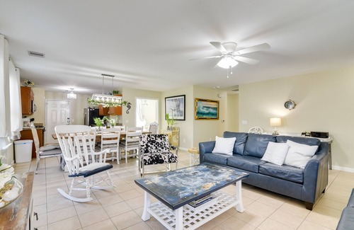 El Lago House | ‘Galloping Seahorse’ Seabrook Home ~ 4 Mi to NASA!