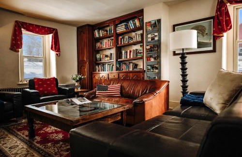 Pipersville Bed & Breakfast | Galvanized America Inn & Art Gallery