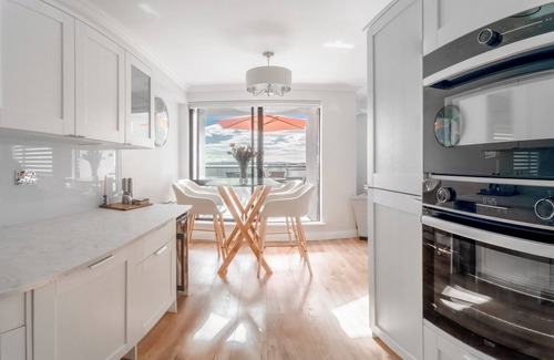 Galway Apartment | Galway City Center Claddagh Galway Bay Views