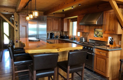 Broadalbin House | Galway Lake Getaway 3 Bedrooms, 2.5 Bath Sleeps 6