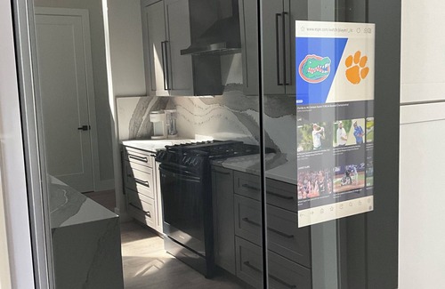 Clemson House | GAME DAY PERFECT! Minutes from Death Valley and steps to Patrick Square! ππ
π§‘