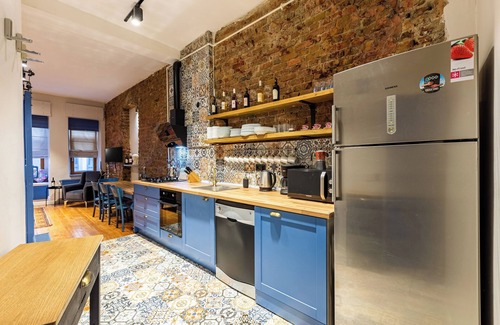 Galata Villa | Ganbaru Tours-Private Triplex in Galata