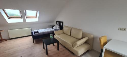 Zschaitz-Ottewig Apartment | Ganze 2 Raum Ferienwohnung Rechts