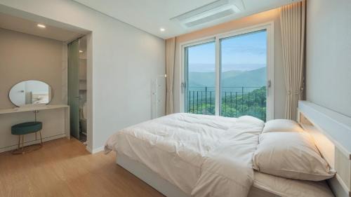 Sang House | Gapyeong staysumok pool villa pension
