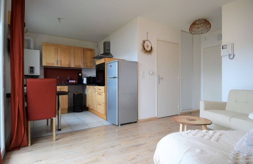 Courseulles-sur-Mer Apartment | Garden - 50m from the beach - Wifi - Parking