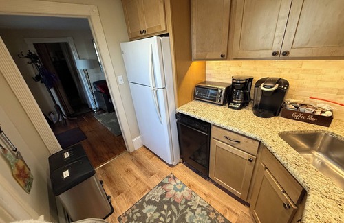 New Hope Apartment | Garden Apartment grand View Bridge,stream, downtown New Hope