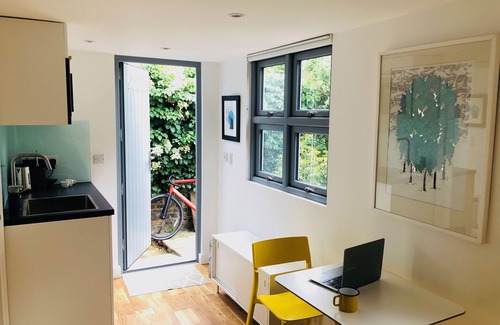 Cantelowes Cabin | Garden Cabin Studio in Camden Town