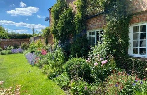 Andover Bed & Breakfast | Garden Cottage B&b
