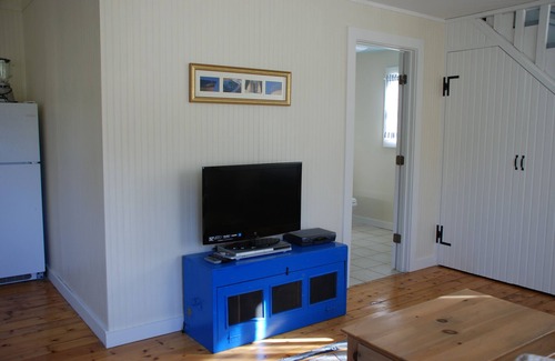 Katama Cottage | Garden Cottage-Bike to Town and Beach. Prime Katama location. Dog Friendly.