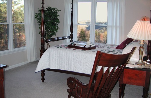 Monterey Bed & Breakfast | Garden Inn Bed & Breakfast at Bee Rock