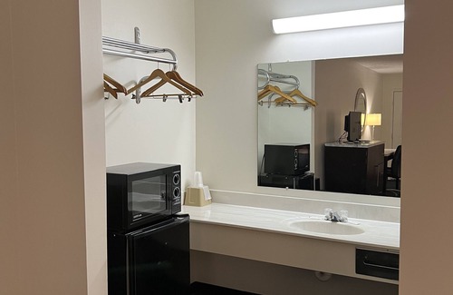 Metter Hotel | Garden Inn & Suites