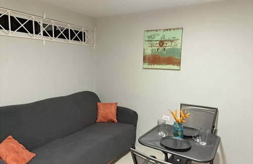 Constant Spring Cottage | Garden Oasis, Garden Cottage, 5 mins from Manor Park.