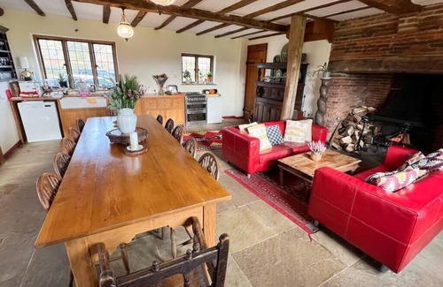Edenbridge House | Garden Of Eden: Large Farmhouse & Grounds, Kent