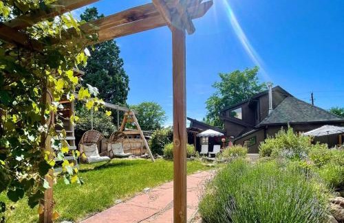 Berkeley House | Garden Retreat - Hot Tub - Peloton - Walk to Shops