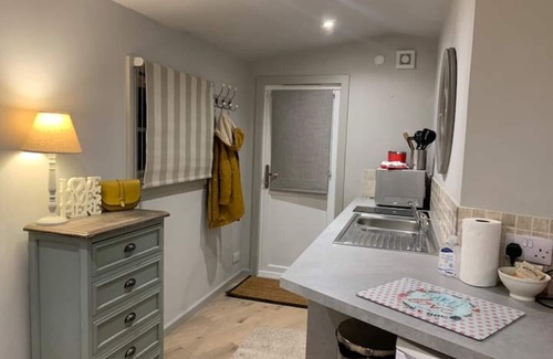 Great Milton Cabin | Garden Studio near Le Manoir aux Quat’Saisons Oxford 15min drive, A40, M40n