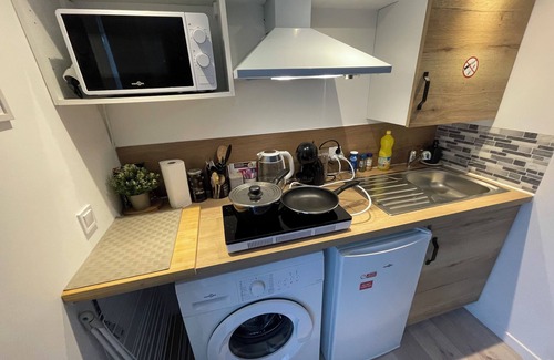 Villepinte Apartment | Garden, studio near Paris Roissy CDG Airport, Disneyland, Asterix, Exposition