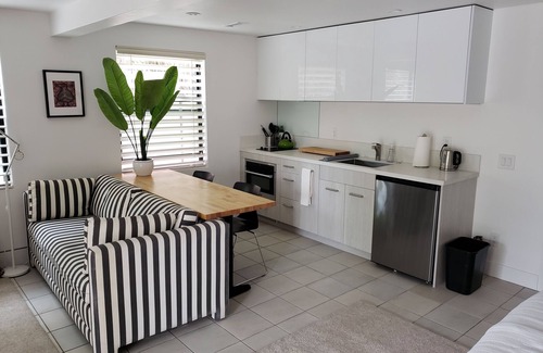 Del Mar Heights Apartment | Garden Studio, Walking Distance to Ocean, Lagoon, State Park, & Restaurants