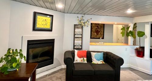 Erin Mills House | Garden-view Studio with king bed, Free parking, 3kms to UTM