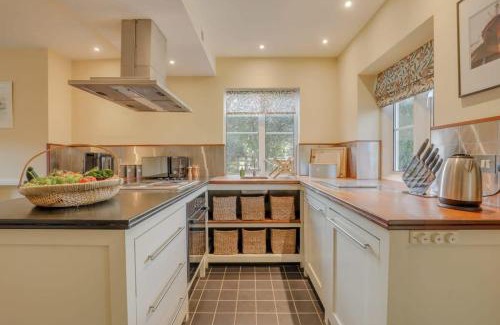Medbourne House | Gardeners Cottage - Hot Tub Packages Available