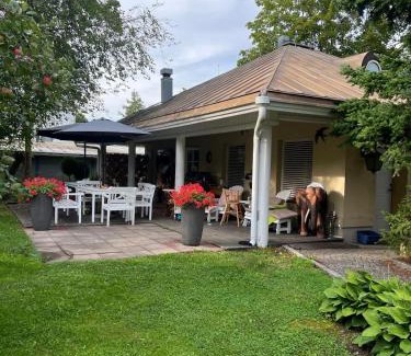 Sastamala Apartment | Gardenhouse- yksityinen talo saunalla
